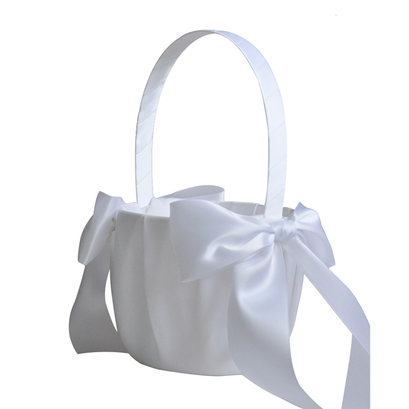 Witte bloemenmeisjesmand met p - Gardening Tools Girls recensie en prijs